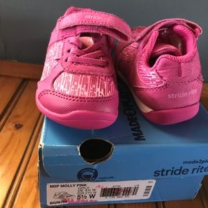Stride Rite made2play sneakers size 5.5
